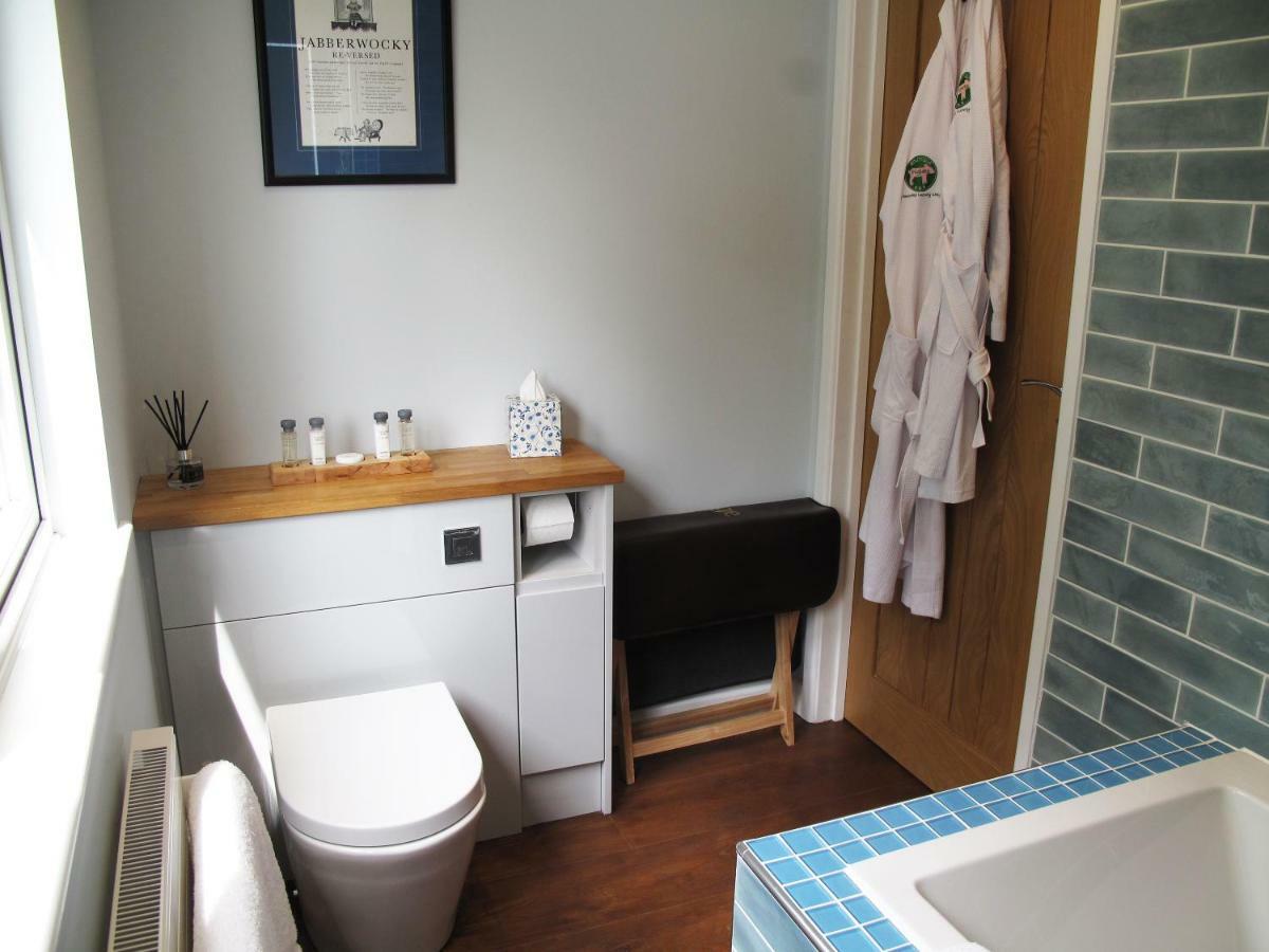 Piglets Boutique Country Stay - Winner Best B&B And Guest House Of The Year - Visitengland 2023 새프런월든 외부 사진